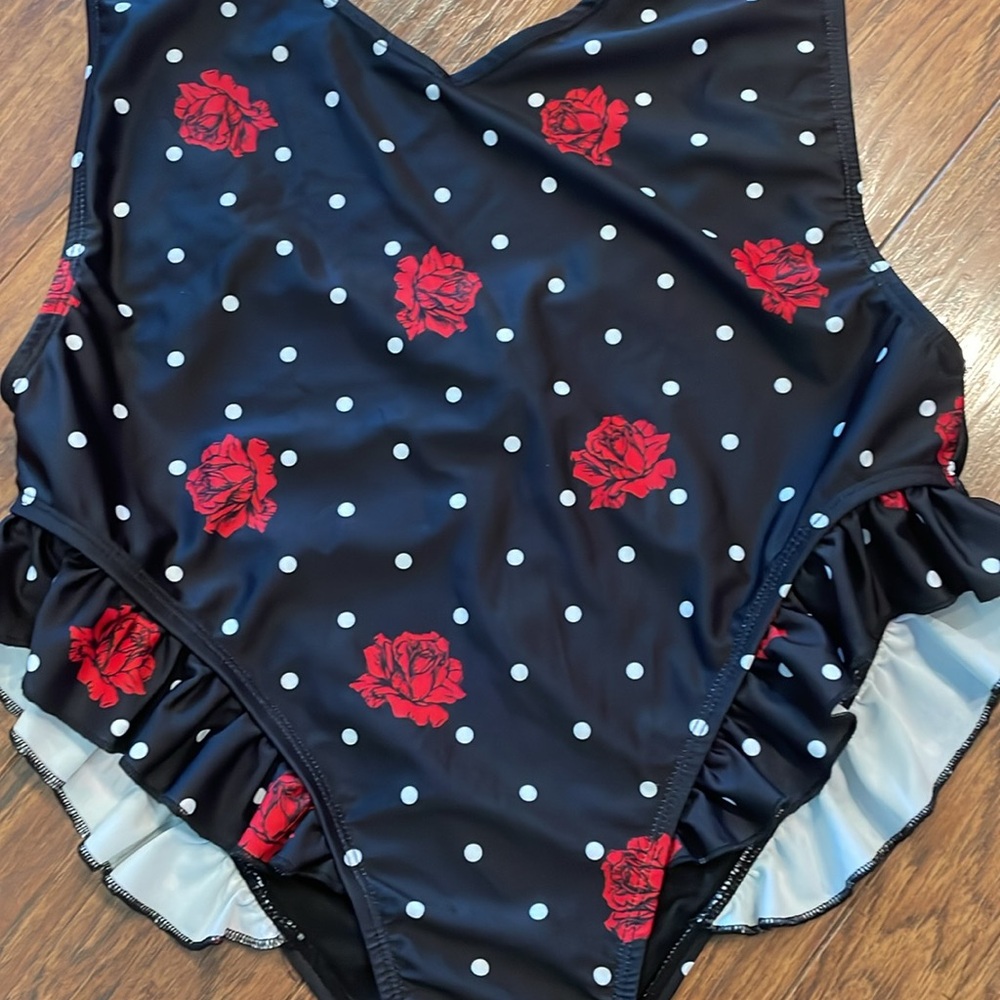 NWT’s Motel Rocks Kiki Swimsuit In Cuban Rose Red Black & White Polka Dot L - Picture 6 of 12